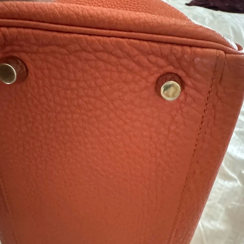 Hermes Orange Kelly 32 with Gold Hardware and shoulder strap (authentic) - Picture 11 of 12